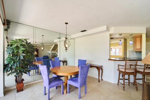Townhouse in Palm Beach Gardens, Florida 3 bedrooms, 173.63 sq.m. № 2260976 - photo 7