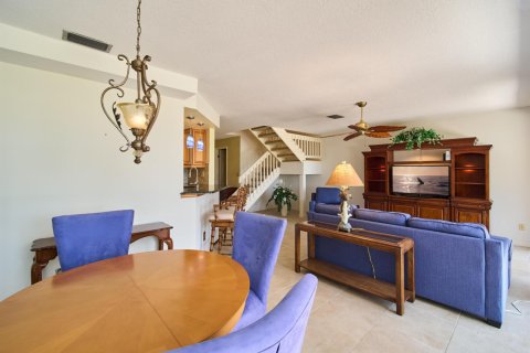 Townhouse in Palm Beach Gardens, Florida 3 bedrooms, 173.63 sq.m. № 2260976 - photo 8