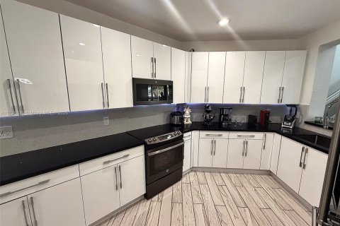 Casa en venta en Homestead, Florida, 3 dormitorios, 186.45 m2 № 2080506 - foto 8