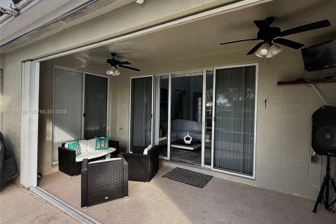 House in Homestead, Florida 3 bedrooms, 186.45 sq.m. № 2080506 - photo 27