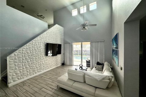 Casa en venta en Homestead, Florida, 3 dormitorios, 186.45 m2 № 2080506 - foto 4