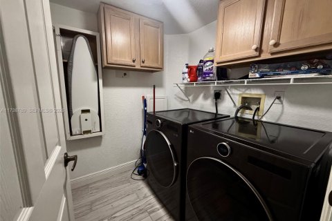 House in Homestead, Florida 3 bedrooms, 186.45 sq.m. № 2080506 - photo 26