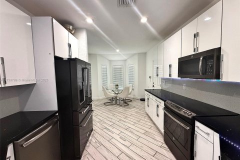 Casa en venta en Homestead, Florida, 3 dormitorios, 186.45 m2 № 2080506 - foto 9