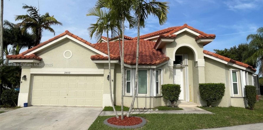 Casa en Homestead, Florida 3 dormitorios, 186.45 m2 № 2080506