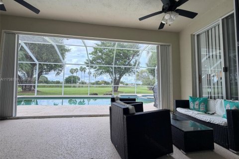 House in Homestead, Florida 3 bedrooms, 186.45 sq.m. № 2080506 - photo 28
