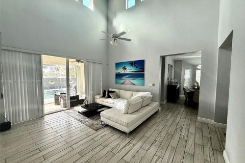 Casa en venta en Homestead, Florida, 3 dormitorios, 186.45 m2 № 2080506 - foto 3