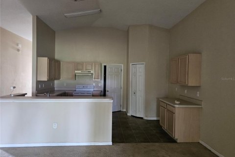 House in Kissimmee, Florida 3 bedrooms, 190.64 sq.m. № 2229739 - photo 14