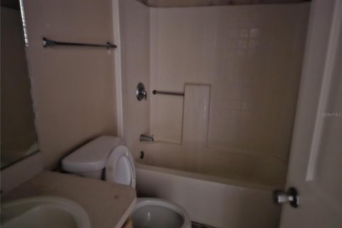 House in Kissimmee, Florida 3 bedrooms, 190.64 sq.m. № 2229739 - photo 11