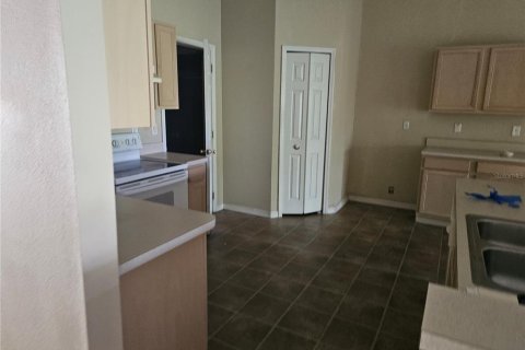 House in Kissimmee, Florida 3 bedrooms, 190.64 sq.m. № 2229739 - photo 15