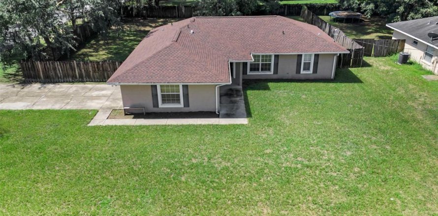 Casa en Ocala, Florida 3 dormitorios, 139.17 m2 № 1846946