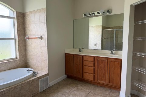 Casa en alquiler en Port St. Lucie, Florida, 4 dormitorios, 186.55 m2 № 2078286 - foto 6