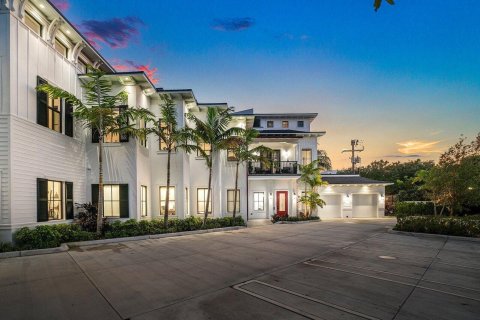 Propiedad comercial en venta en Delray Beach, Florida № 45228 - foto 1