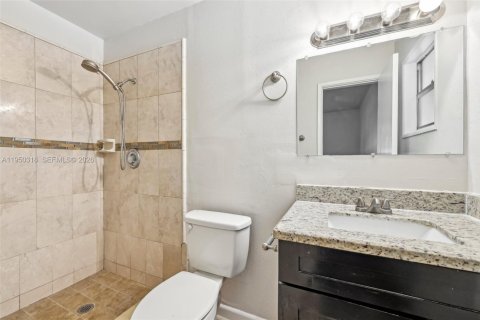 House in Boca Raton, Florida 4 bedrooms, 190.36 sq.m. № 2006756 - photo 22