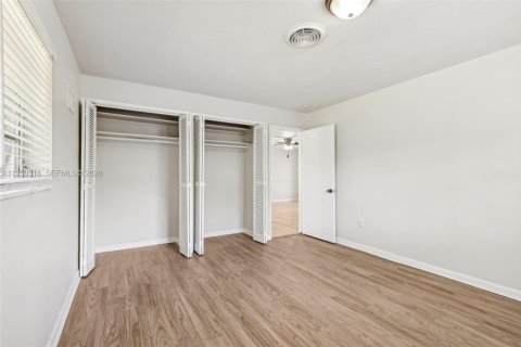 House in Boca Raton, Florida 4 bedrooms, 190.36 sq.m. № 2006756 - photo 25