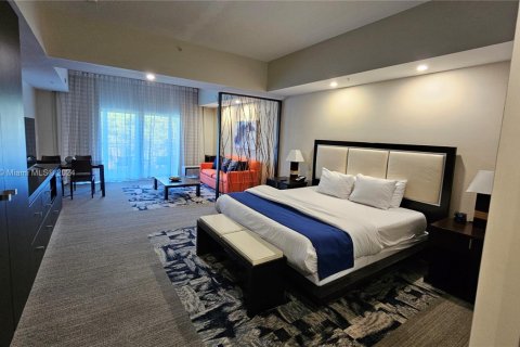 Condominio en venta en Doral, Florida, 1 dormitorio, 65.5 m2 № 1868597 - foto 1