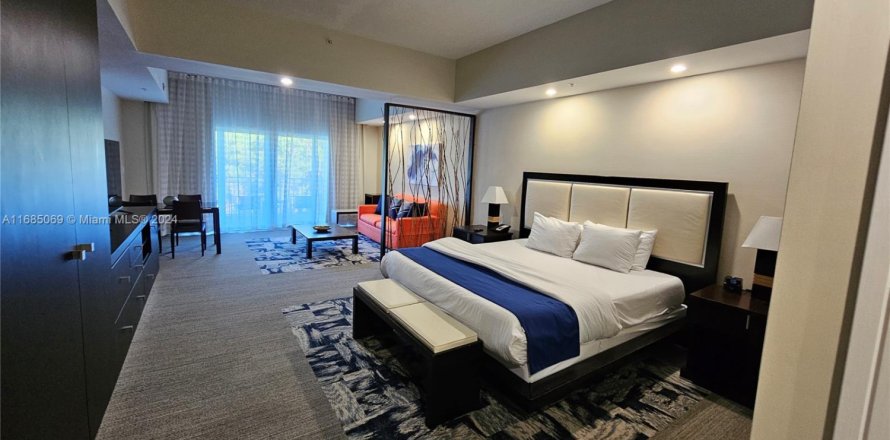 Condominio en Doral, Florida, 1 dormitorio № 1868597