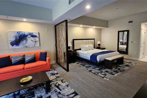 Condominio en venta en Doral, Florida, 1 dormitorio, 65.5 m2 № 1868597 - foto 4