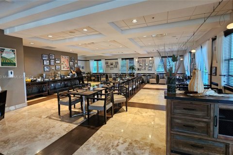 Condominio en venta en Doral, Florida, 1 dormitorio, 65.5 m2 № 1868597 - foto 25