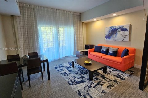 Condominio en venta en Doral, Florida, 1 dormitorio, 65.5 m2 № 1868597 - foto 2