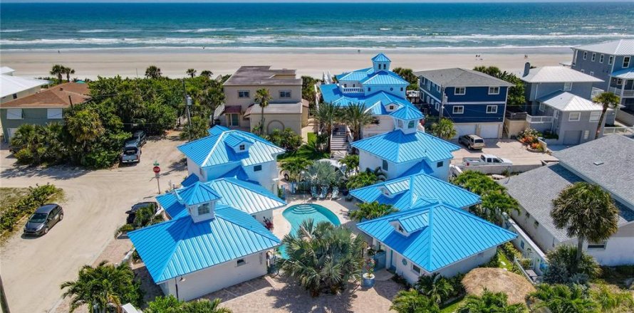 Commercial property in New Smyrna Beach, Florida 8 bedrooms, 373.84 sq.m. № 1363668