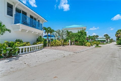 Commercial property in New Smyrna Beach, Florida 8 bedrooms, 373.84 sq.m. № 1363668 - photo 6