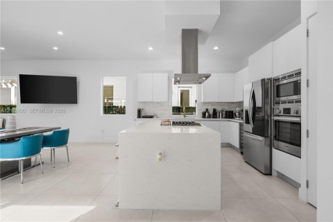 Villa ou maison à vendre à Doral, Floride: 4 chambres, 336.68 m2 № 2432558 - photo 15