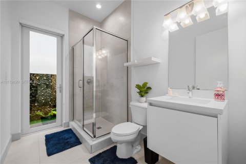 Villa ou maison à vendre à Doral, Floride: 4 chambres, 336.68 m2 № 2432558 - photo 21