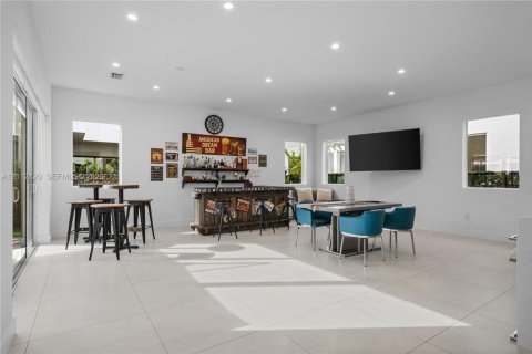 Villa ou maison à vendre à Doral, Floride: 4 chambres, 336.68 m2 № 2432558 - photo 10