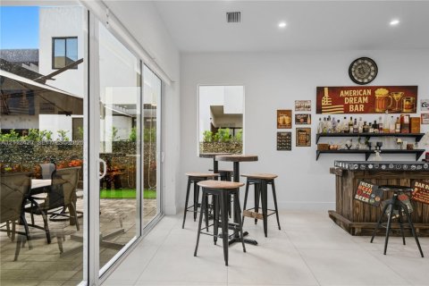Villa ou maison à vendre à Doral, Floride: 4 chambres, 336.68 m2 № 2432558 - photo 11