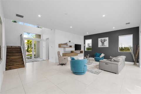 Villa ou maison à vendre à Doral, Floride: 4 chambres, 336.68 m2 № 2432558 - photo 6
