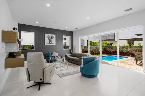 Villa ou maison à vendre à Doral, Floride: 4 chambres, 336.68 m2 № 2432558 - photo 8