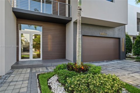 Villa ou maison à vendre à Doral, Floride: 4 chambres, 336.68 m2 № 2432558 - photo 4