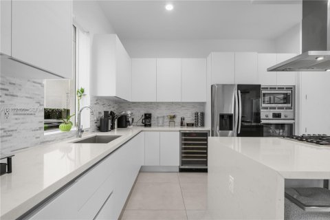 Villa ou maison à vendre à Doral, Floride: 4 chambres, 336.68 m2 № 2432558 - photo 17