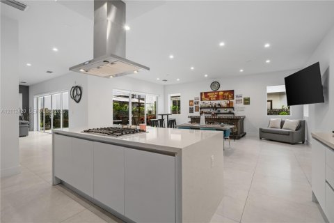 Villa ou maison à vendre à Doral, Floride: 4 chambres, 336.68 m2 № 2432558 - photo 18