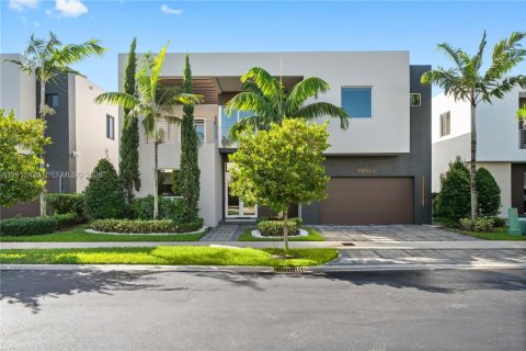 Villa ou maison à vendre à Doral, Floride: 4 chambres, 336.68 m2 № 2432558 - photo 3