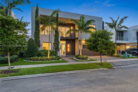 Villa ou maison à Doral, Floride 4 chambres, 336.68 m2 № 2432558