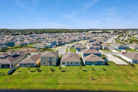 Casa en venta en Kissimmee, Florida, 5 dormitorios, 309.83 m2 № 2304349 - foto 3