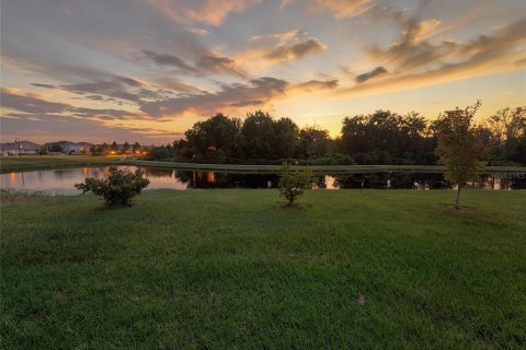 Casa en venta en Kissimmee, Florida, 5 dormitorios, 309.83 m2 № 2304349 - foto 20