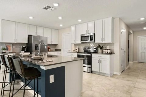 Casa en venta en Kissimmee, Florida, 5 dormitorios, 309.83 m2 № 2304349 - foto 5
