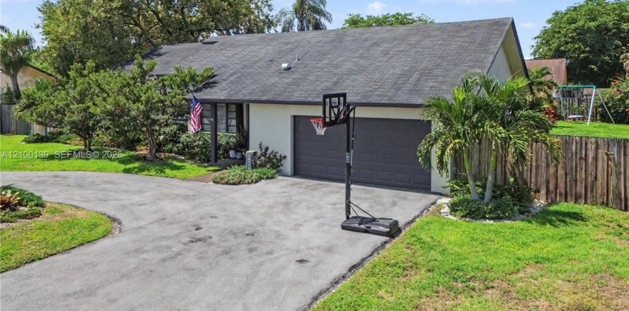 Villa ou maison à Homestead, Floride 4 chambres, 199.18 m2 № 2402184