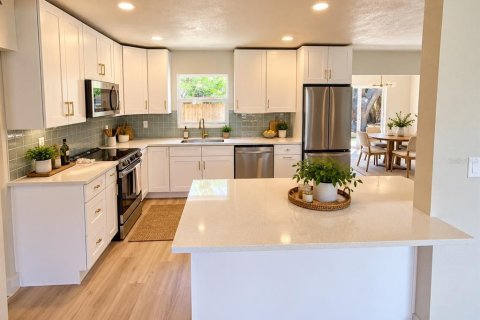 Villa ou maison à louer à Dunedin, Floride: 2 chambres, 124.58 m2 № 2401177 - photo 2