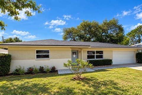 Villa ou maison à Dunedin, Floride 2 chambres, 124.58 m2 № 2401177