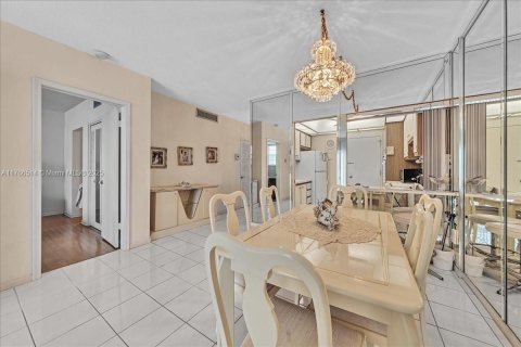Condominio en venta en Hollywood, Florida, 1 dormitorio, 68.75 m2 № 1713752 - foto 11