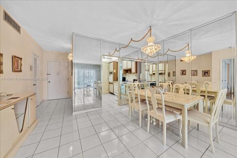 Condominio en venta en Hollywood, Florida, 1 dormitorio, 68.75 m2 № 1713752 - foto 10