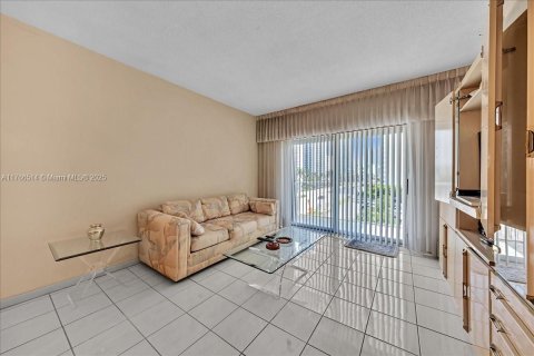 Condominio en venta en Hollywood, Florida, 1 dormitorio, 68.75 m2 № 1713752 - foto 14