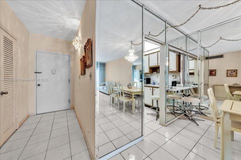 Condominio en venta en Hollywood, Florida, 1 dormitorio, 68.75 m2 № 1713752 - foto 18