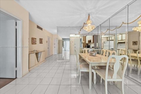 Condominio en venta en Hollywood, Florida, 1 dormitorio, 68.75 m2 № 1713752 - foto 12