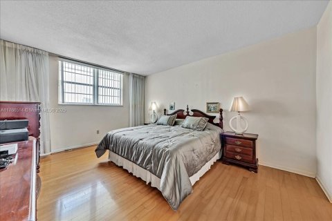 Condominio en venta en Hollywood, Florida, 1 dormitorio, 68.75 m2 № 1713752 - foto 4