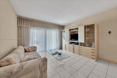 Condominio en venta en Hollywood, Florida, 1 dormitorio, 68.75 m2 № 1713752 - foto 15