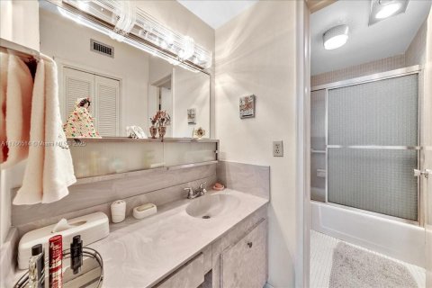 Condominio en venta en Hollywood, Florida, 1 dormitorio, 68.75 m2 № 1713752 - foto 25
